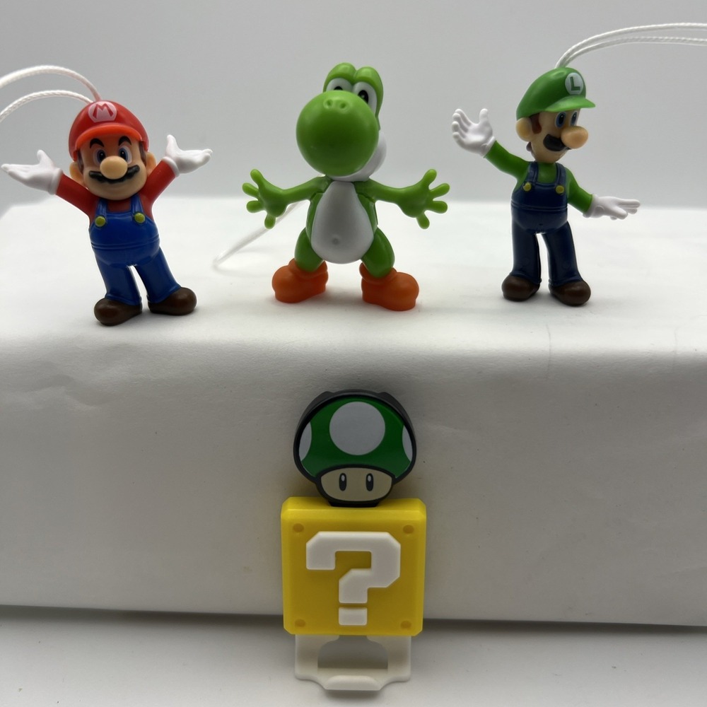 4) Super Mario Kinder Joy Limited Edition Collectible Toy Lot Nintendo